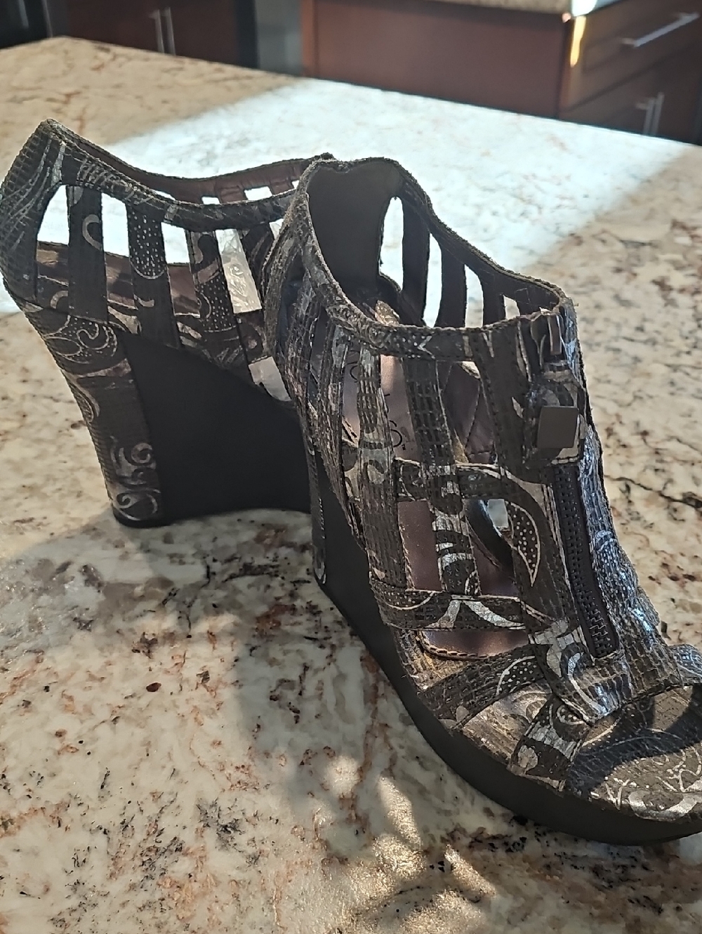 Nadara Patterned Black & Silver Cutout Wedge Sandals with Front Zip